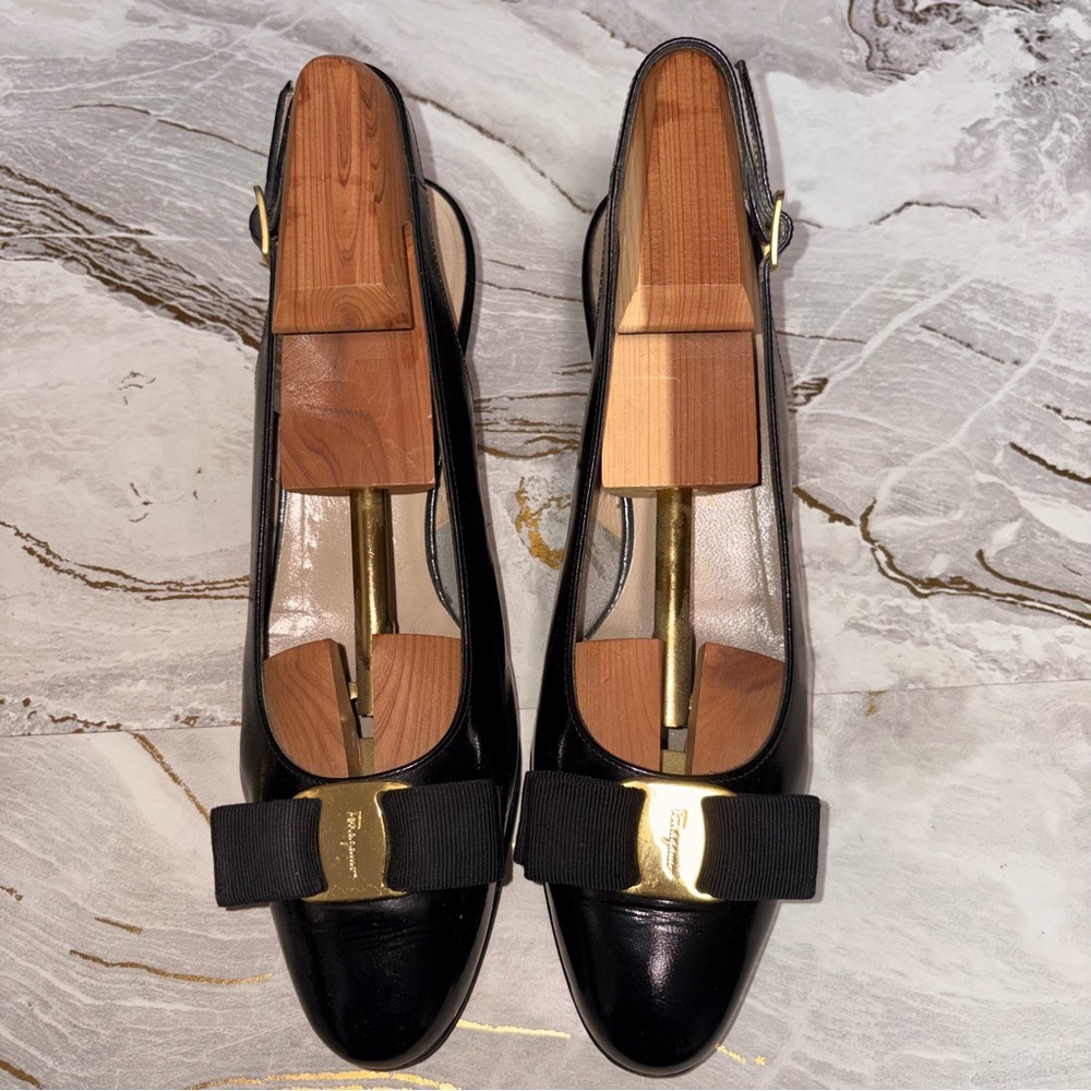 Salvatore Ferragamo Rivada Bow slingback Black pump